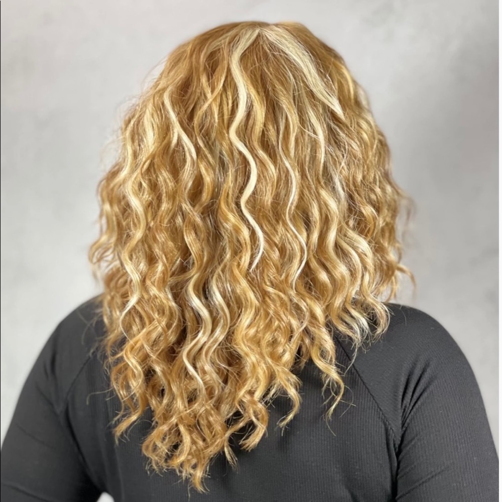 Gorgeous Blonde Wig!!!